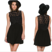 Robe de dentelle florale noire